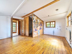 Photo 8- click for photo gallery